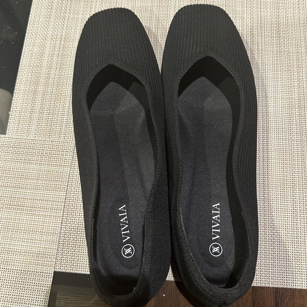 Square Toe V-Cut Flats (Margot 2.0)